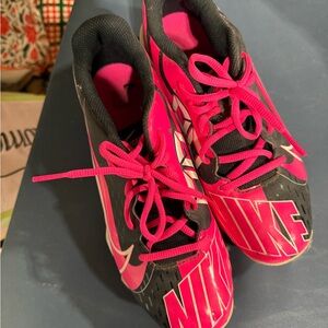 Nike Dynamic Pink and Black Softball Cleats - Size 6Y